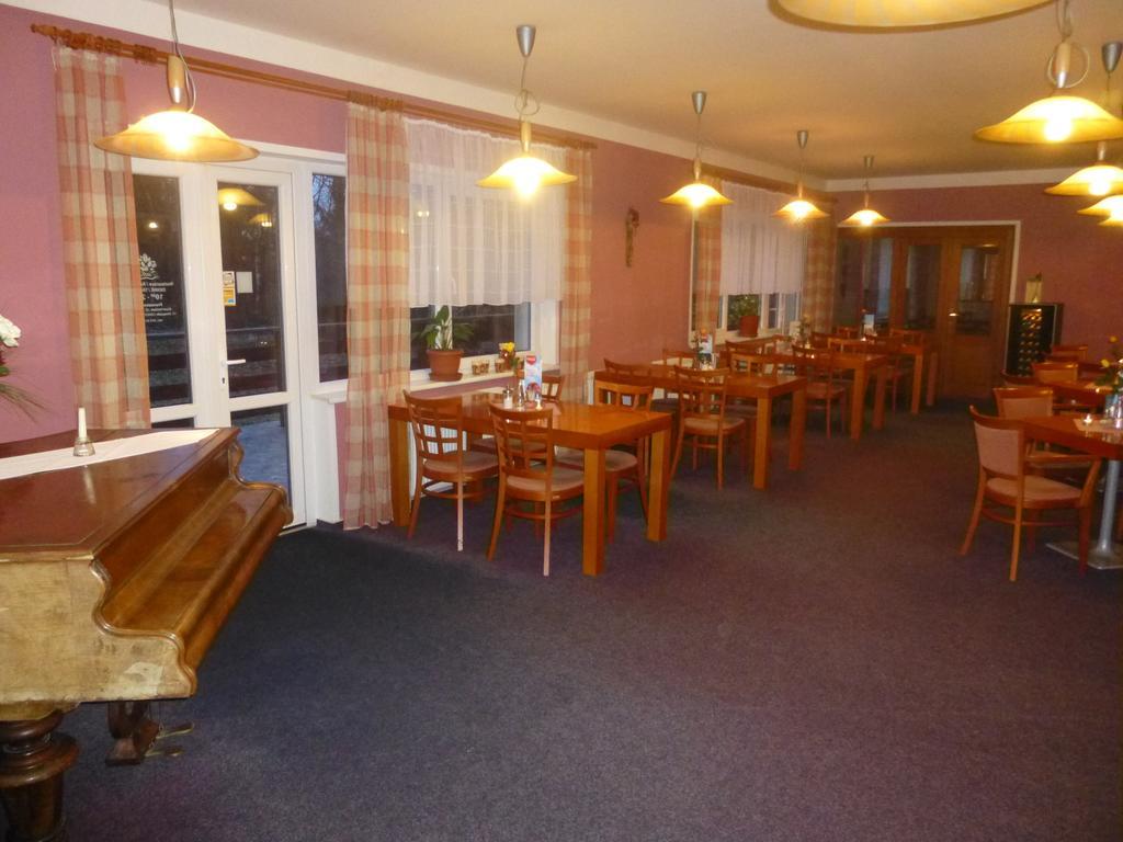 Hotel Zatisi Františkovy Lázně المظهر الخارجي الصورة