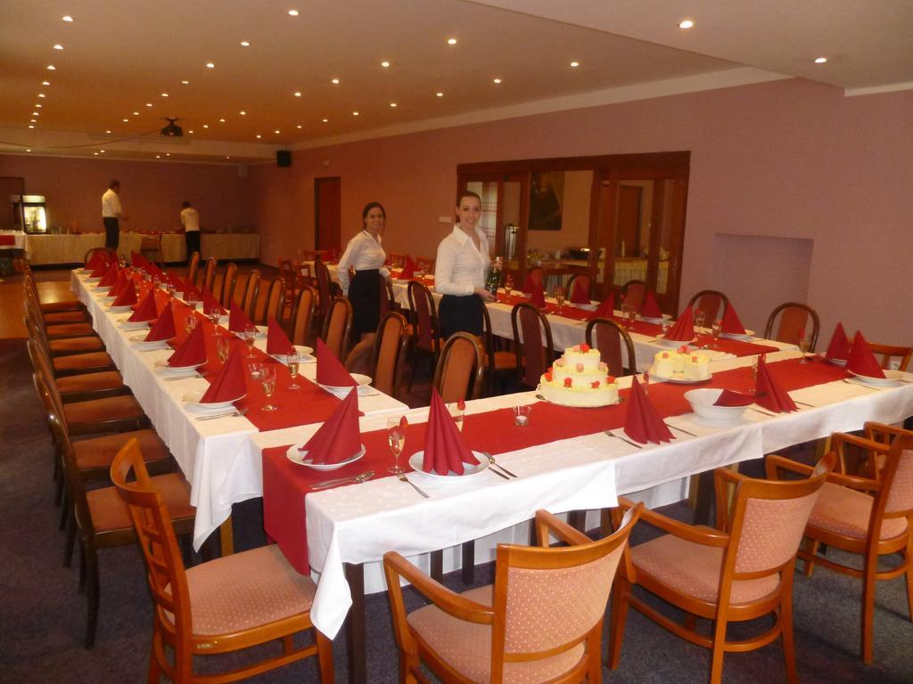 Hotel Zatisi Františkovy Lázně المظهر الخارجي الصورة