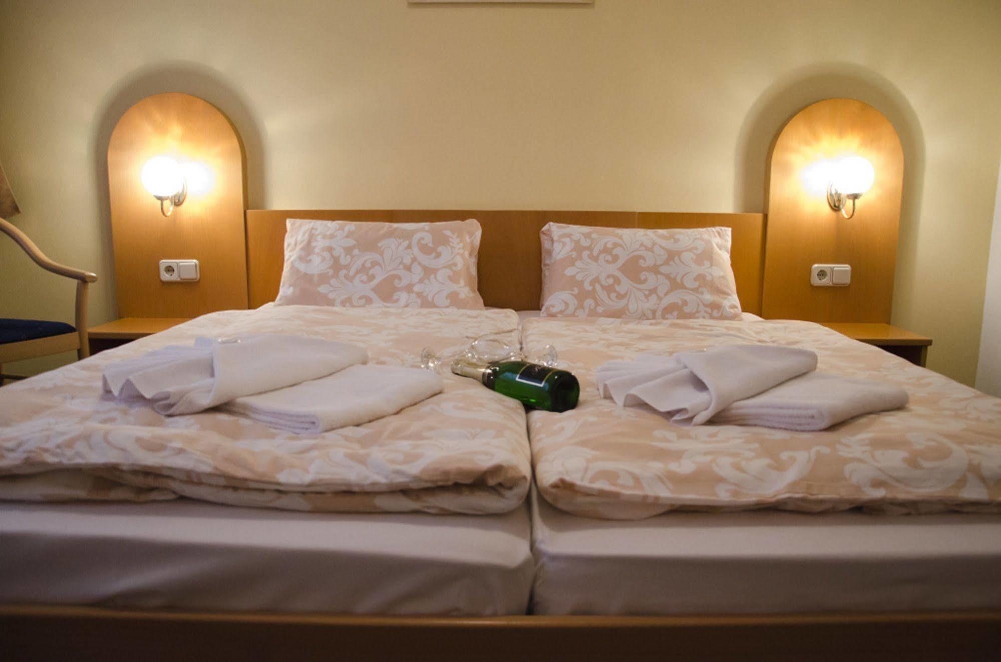 Hotel Zatisi Františkovy Lázně المظهر الخارجي الصورة